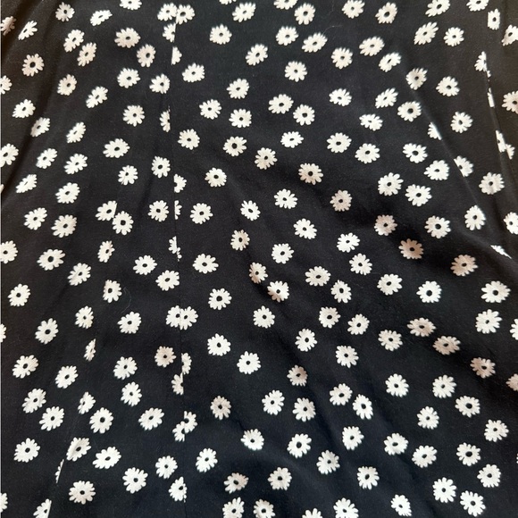 Forever 21 Black and White Floral Dress - Picture 3 of 4